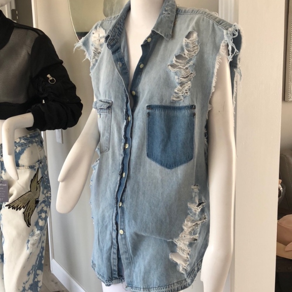CARMAR DISTRESSED TOP